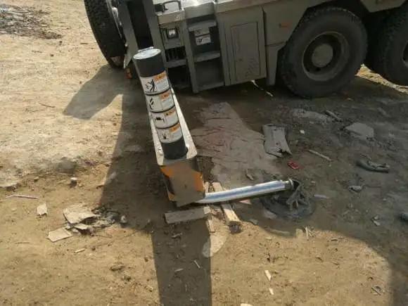 吊车大臂伸缩油缸弯曲严重会断吗,吊车油缸弯