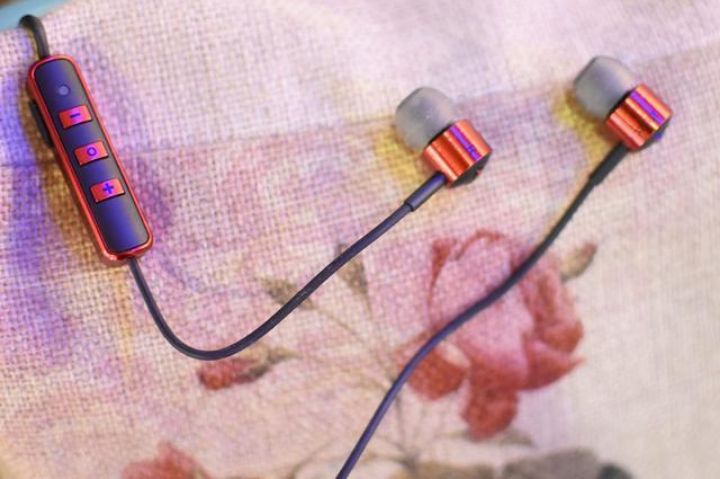 akg经典型号,akgk374耳塞