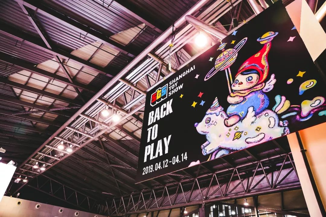 泡泡玛特：向乐高看齐，潮玩IP规模化经营的支点与护城河