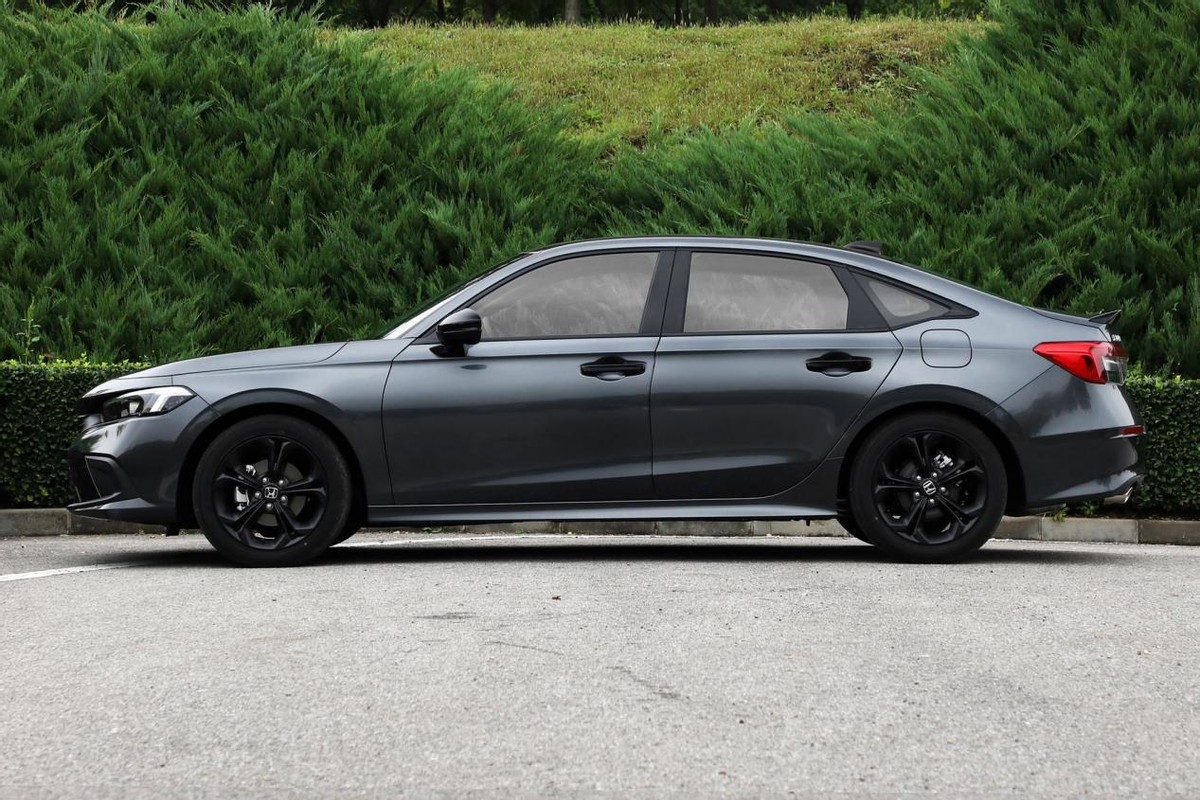 全新思域实车曝光网友小号雅阁,十一代思域和低配雅阁怎么选