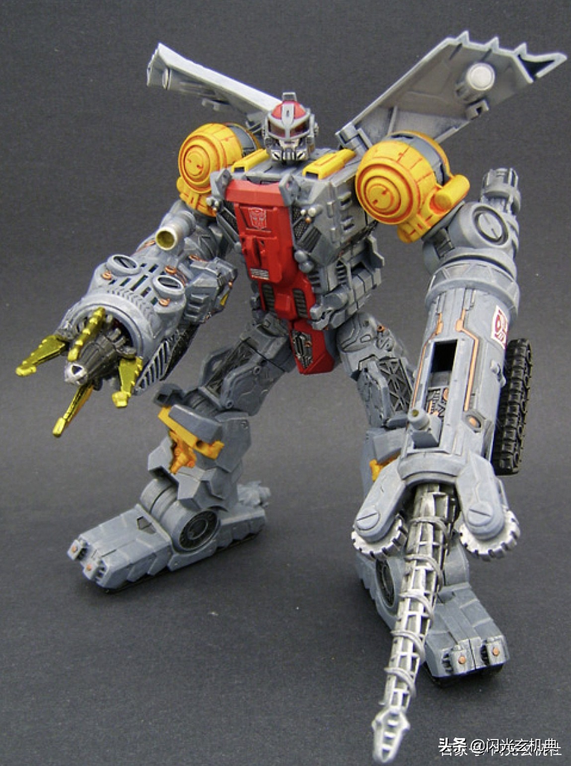 变形金刚动画人物及图片,变形金刚里的塞伯坦变身