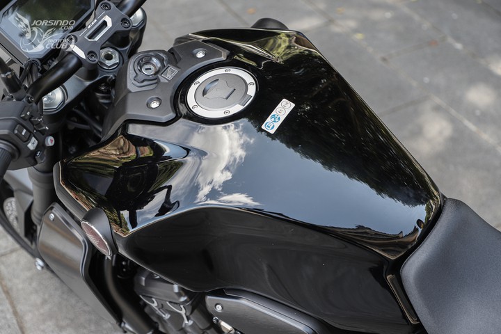 本田cbx1000摩托车试驾,试驾本田CB1000R