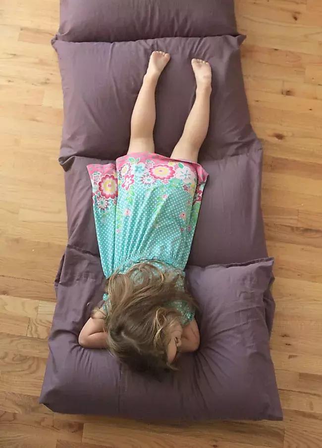 旧枕头套千万别扔掉,旧的枕头怎么处理可以直接扔掉吗