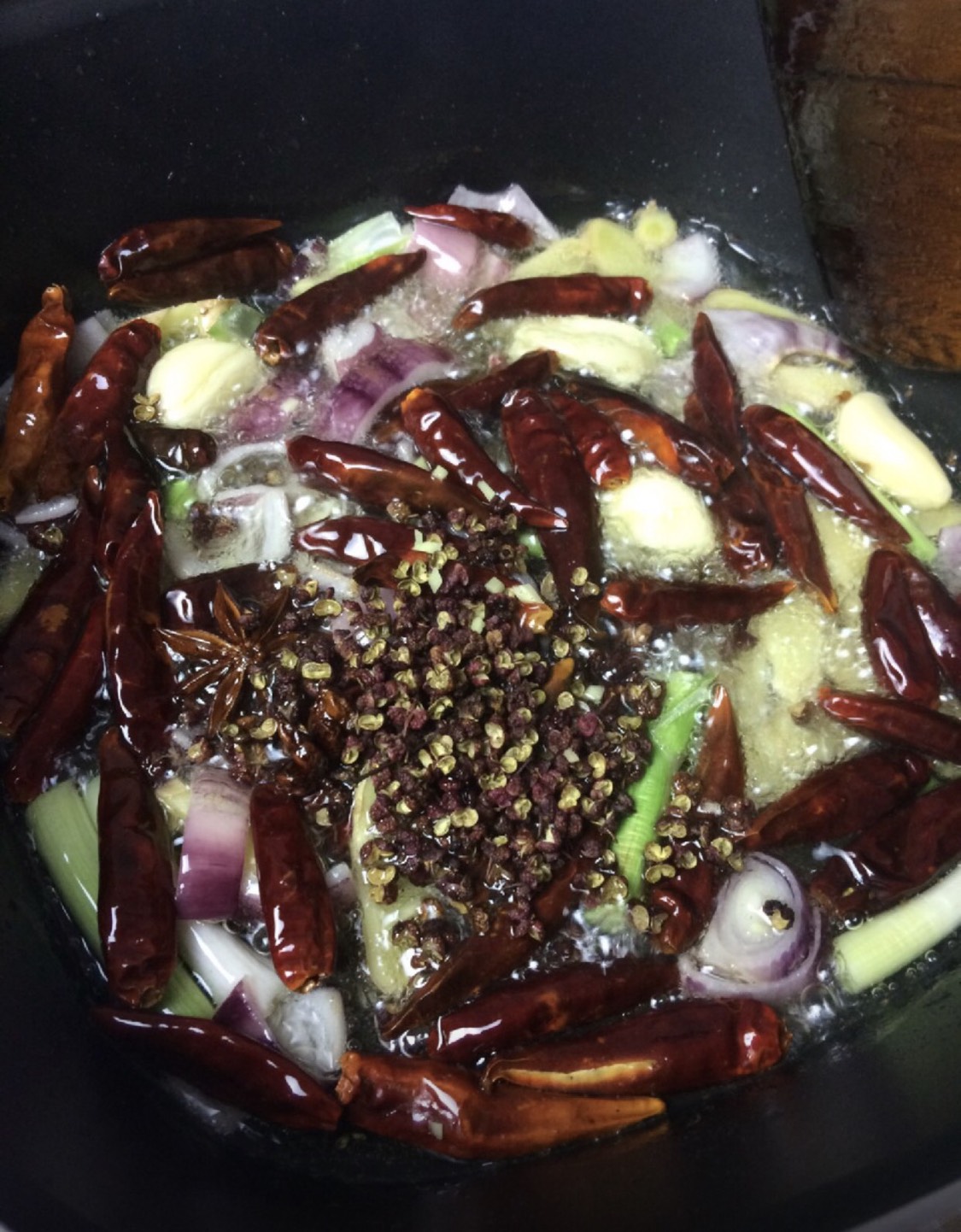 在家里自制麻辣火锅底料,自制麻辣火锅底料家常做法