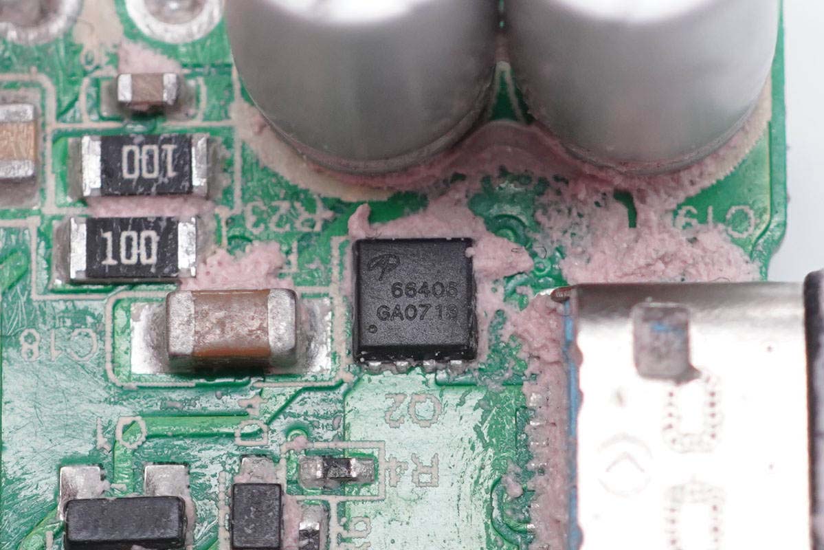 氮化镓快充拆解,双口快充头65w氮化镓拆解