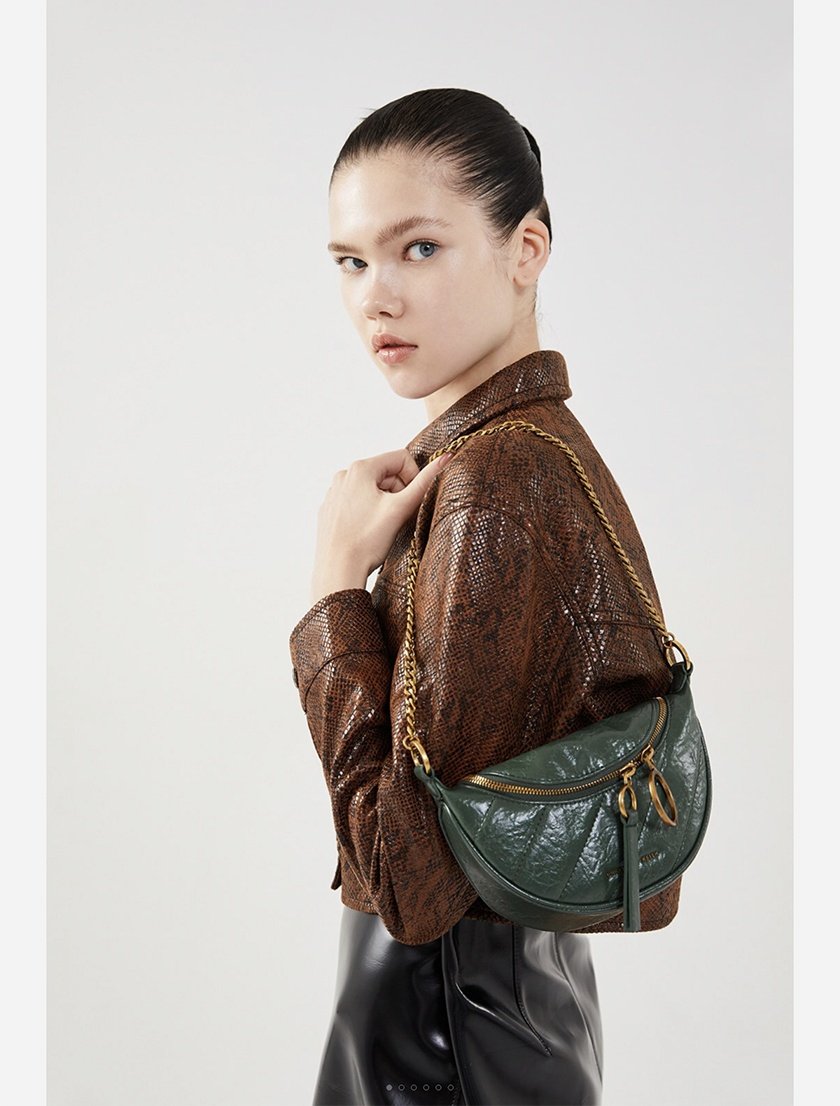 小CK线上线下遭遇“撞脸”，到底哪个是本尊？