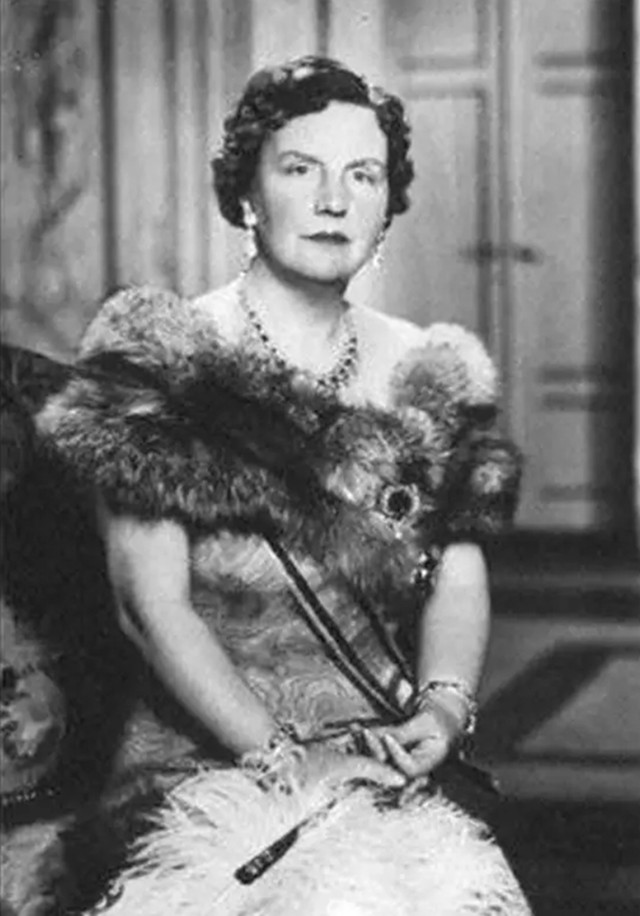 皮草怎么穿不土气,皮草怎么穿搭不土