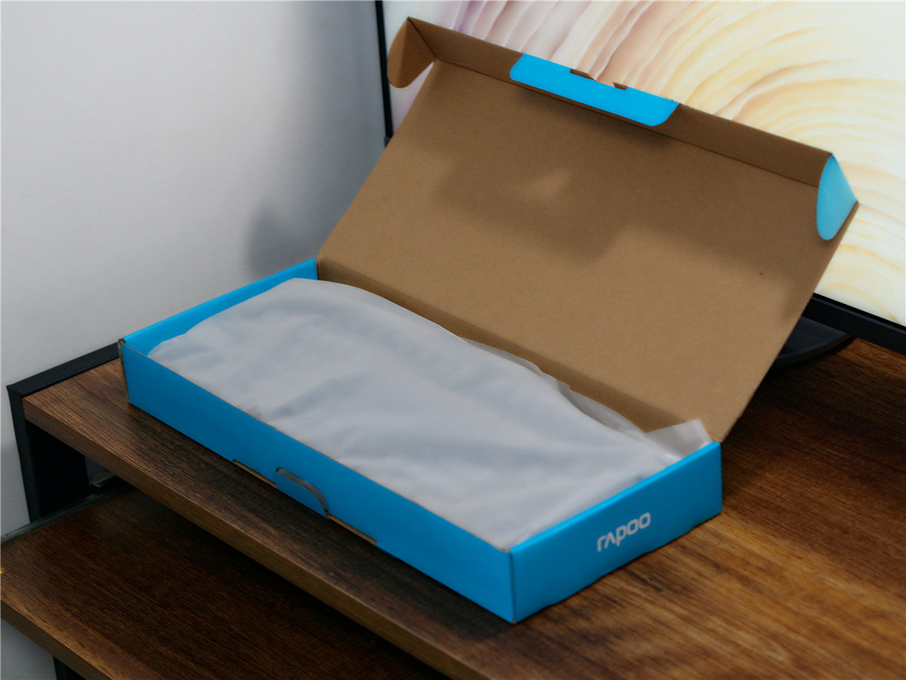 雷柏v860-87是不是金属板,雷柏v860-87键盘怎么样