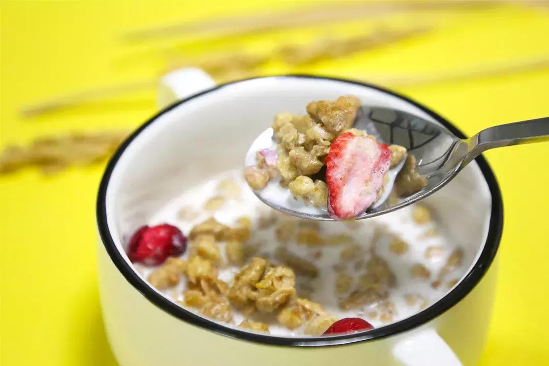 早餐即食麦片选哪些好,低脂营养即食麦片哪种好