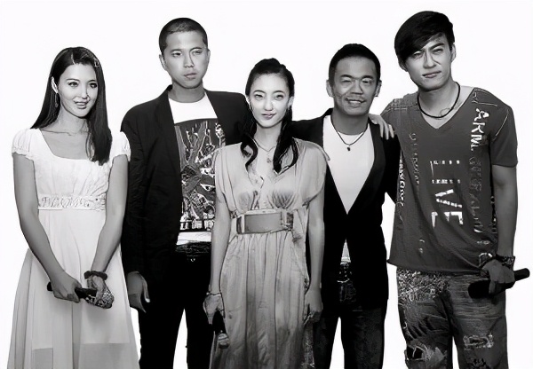 唱而优则演,歌而优则演