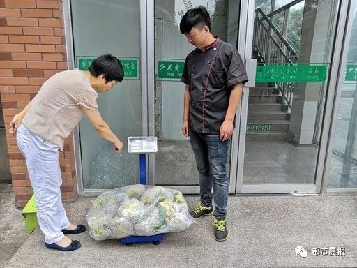 来看看徐州这3所学校食堂，娃娃吃什么校长吃什么