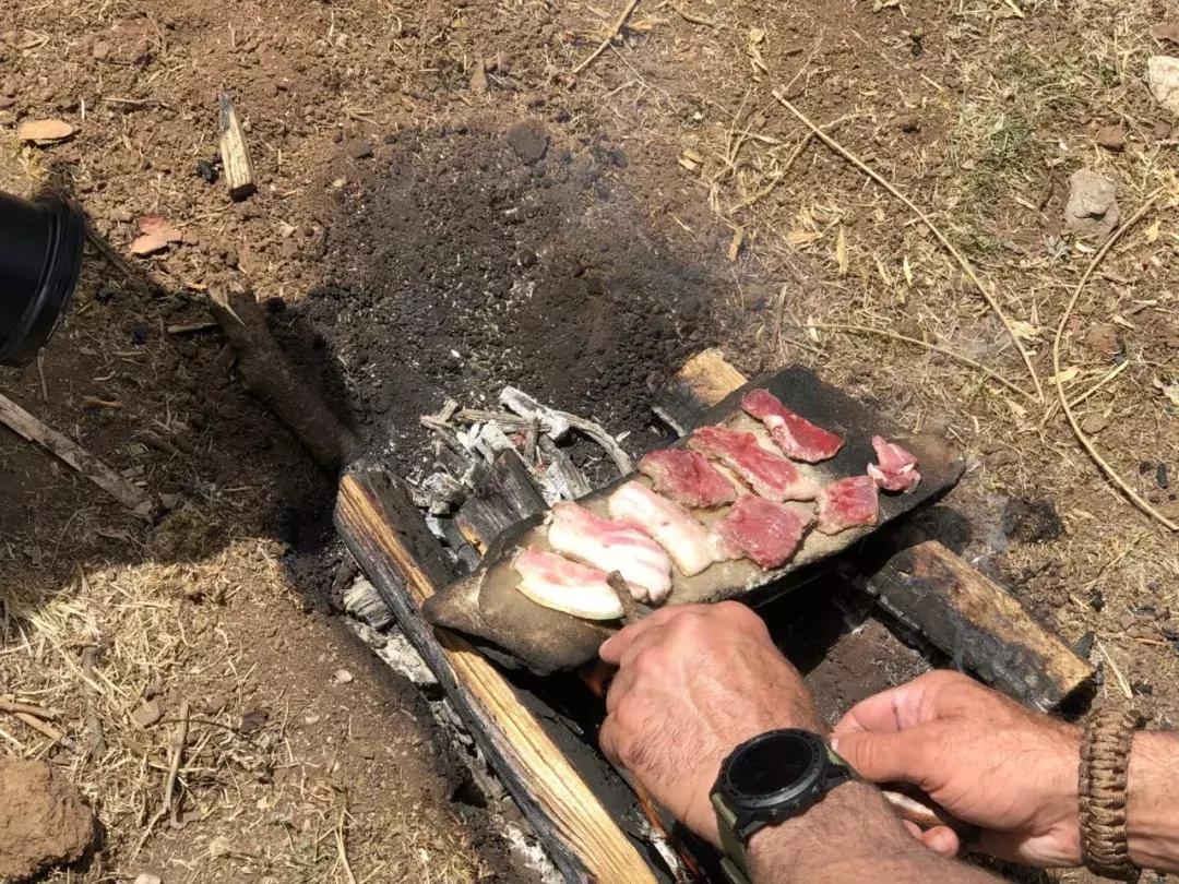 驾驶雪佛兰白色探界者环游世界,雪佛兰探界者1.5试驾视频最新