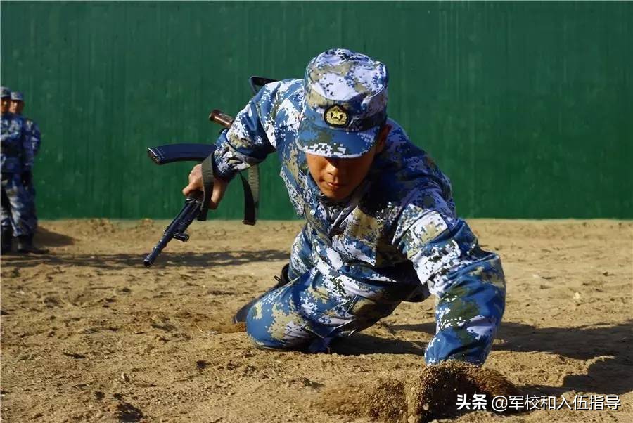 定向直招士官入伍时间,定向士官和义务兵可以同时报名吗