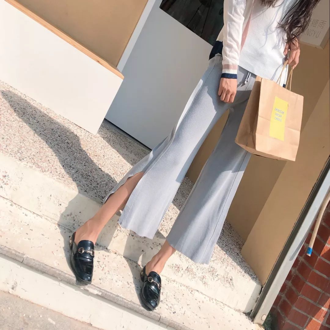 今年最火的流行裤子高腰阔腿裤,2020年流行阔腿裤还是窄腿裤