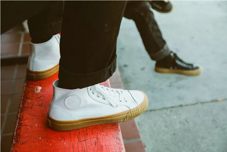 推荐几款好看的小众帆布鞋,这些冷门的平价帆布鞋好看又耐穿