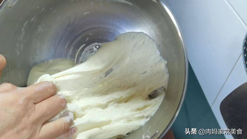 怎样蒸包子才能暄软蓬松不塌皮,图文讲解在家轻松蒸包子的方法