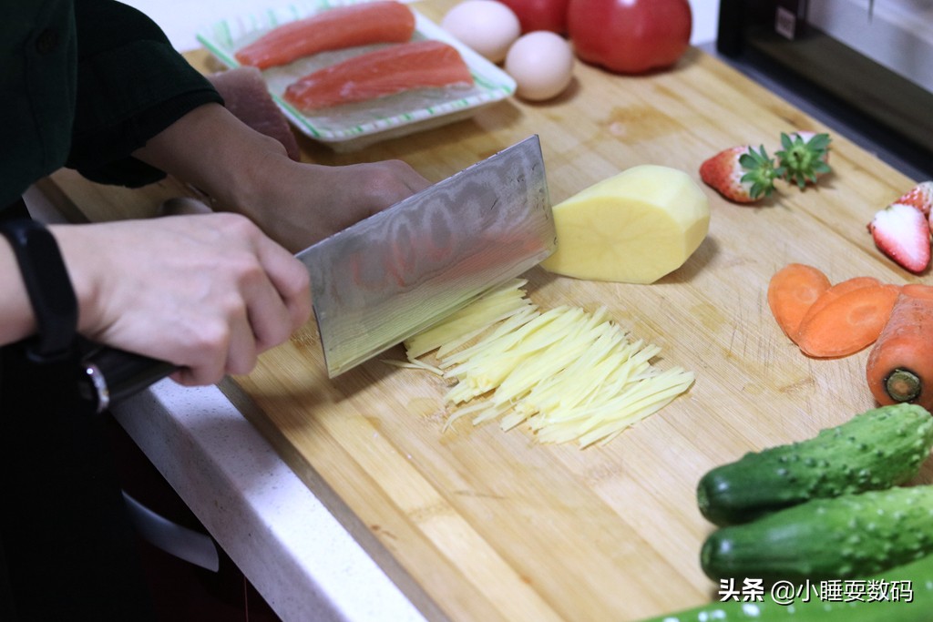 切菜要用什么刀具最好用,小米刀具砧板消毒机测评