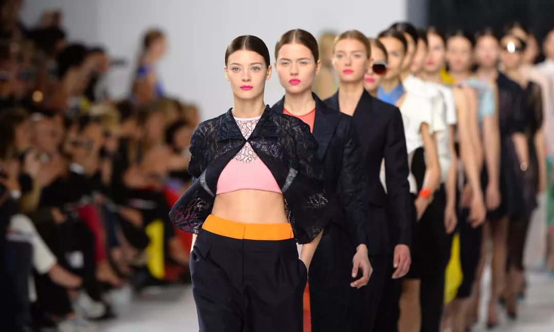 CK是个负心汉，将RafSimons逐出门户，究竟错在谁？