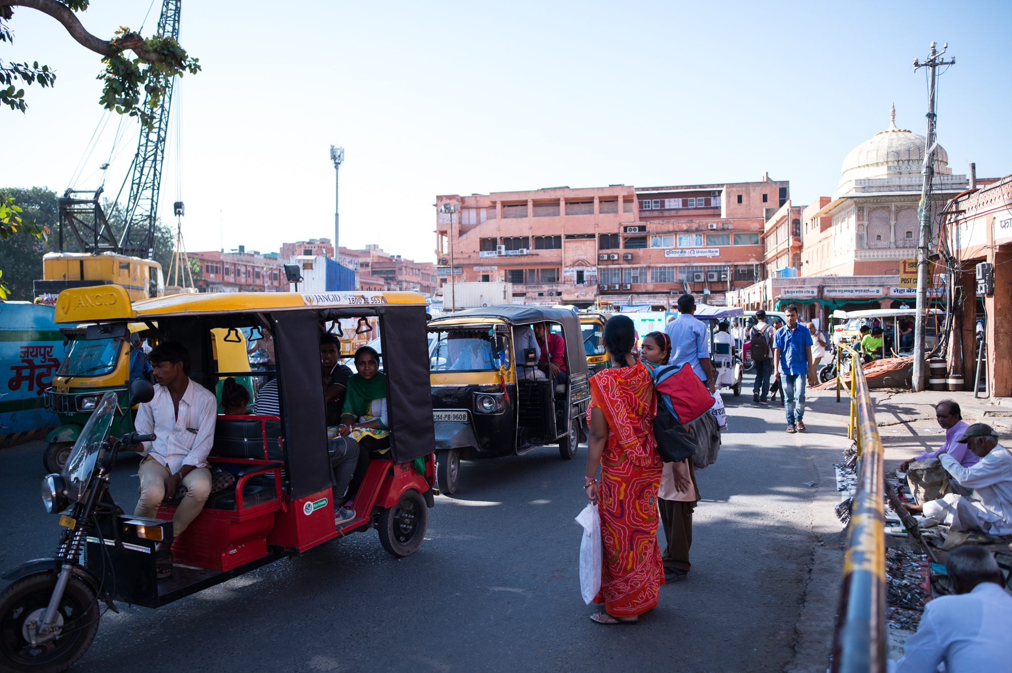 印度新德里郊外垃圾场,印度新德里大街垃圾真实状况