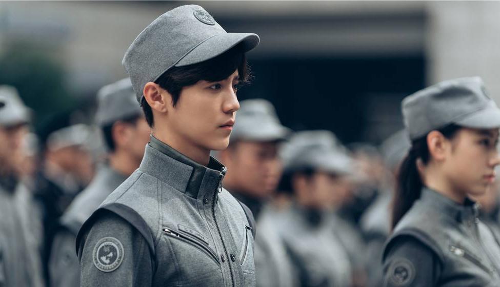 鹿晗上海堡垒白边卡市场价,鹿晗上海堡垒预售