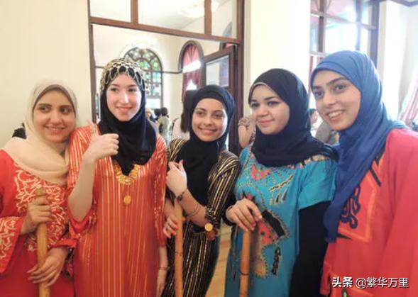 埃及1.01亿人，GDP排名非洲第二，普通人一月收入多少钱？