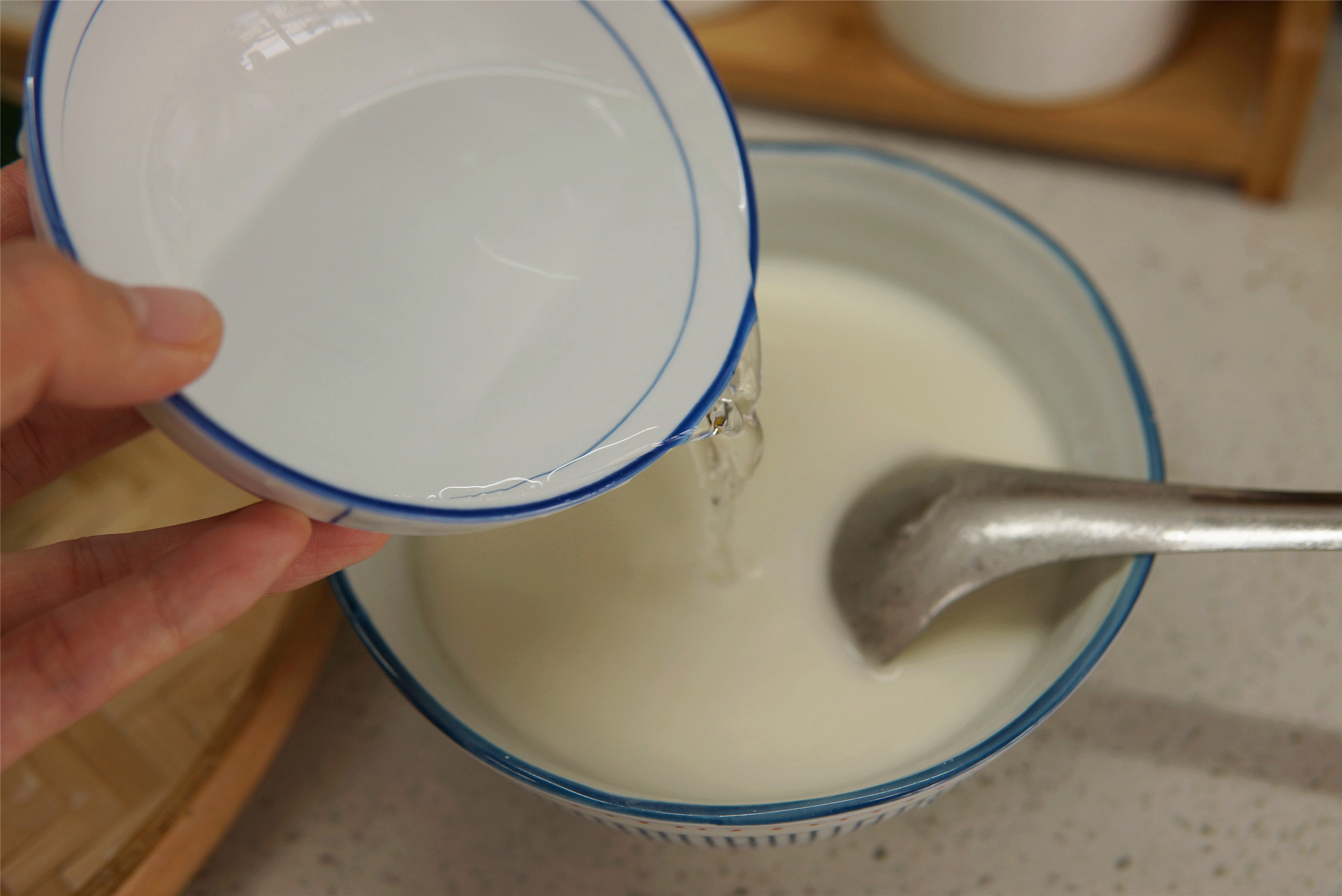 豌豆淀粉做漏鱼的方法,用淀粉怎么做漏鱼