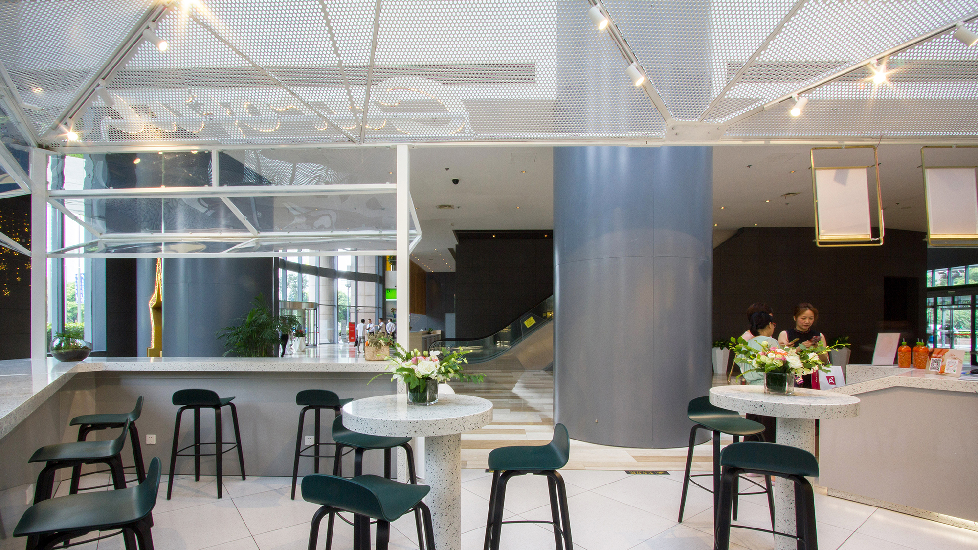 我们的办公大楼像园林一样美,我们在办公楼里建造了什么