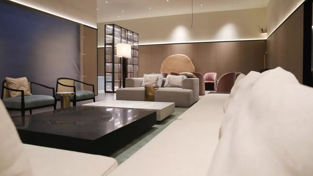 媒体热文|“大宅”亮相名家具展，了解大家居时代全屋整装的无限