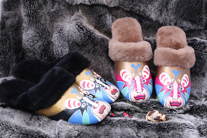 笼鞋浅出鸦头袜知是凌波缥缈身,笼鞋