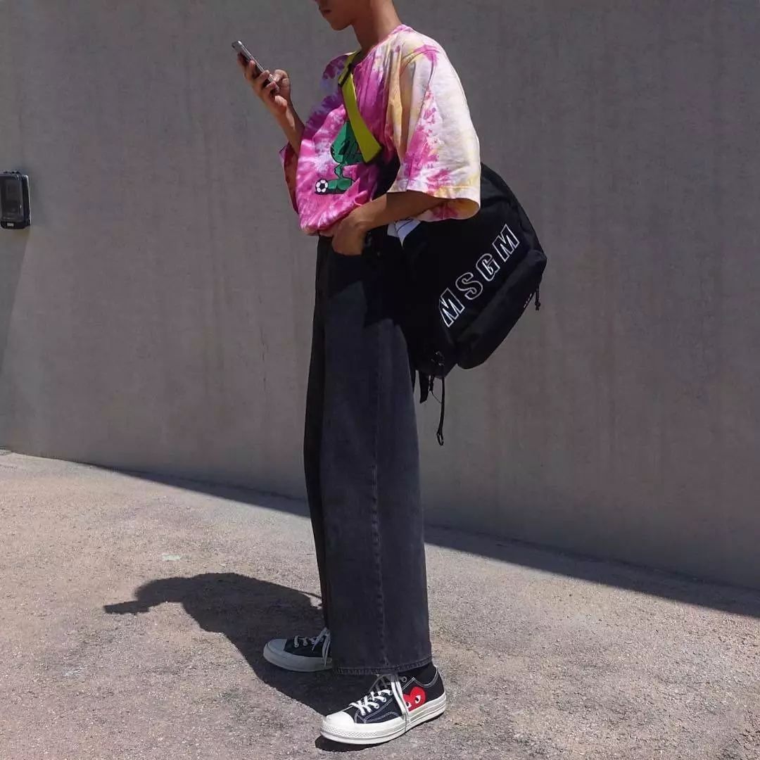 欧阳娜娜穿匡威经典款,匡威高帮帆布鞋欧阳娜娜