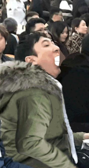 王思聪吃热狗表情包动图,王思聪花式吃热狗