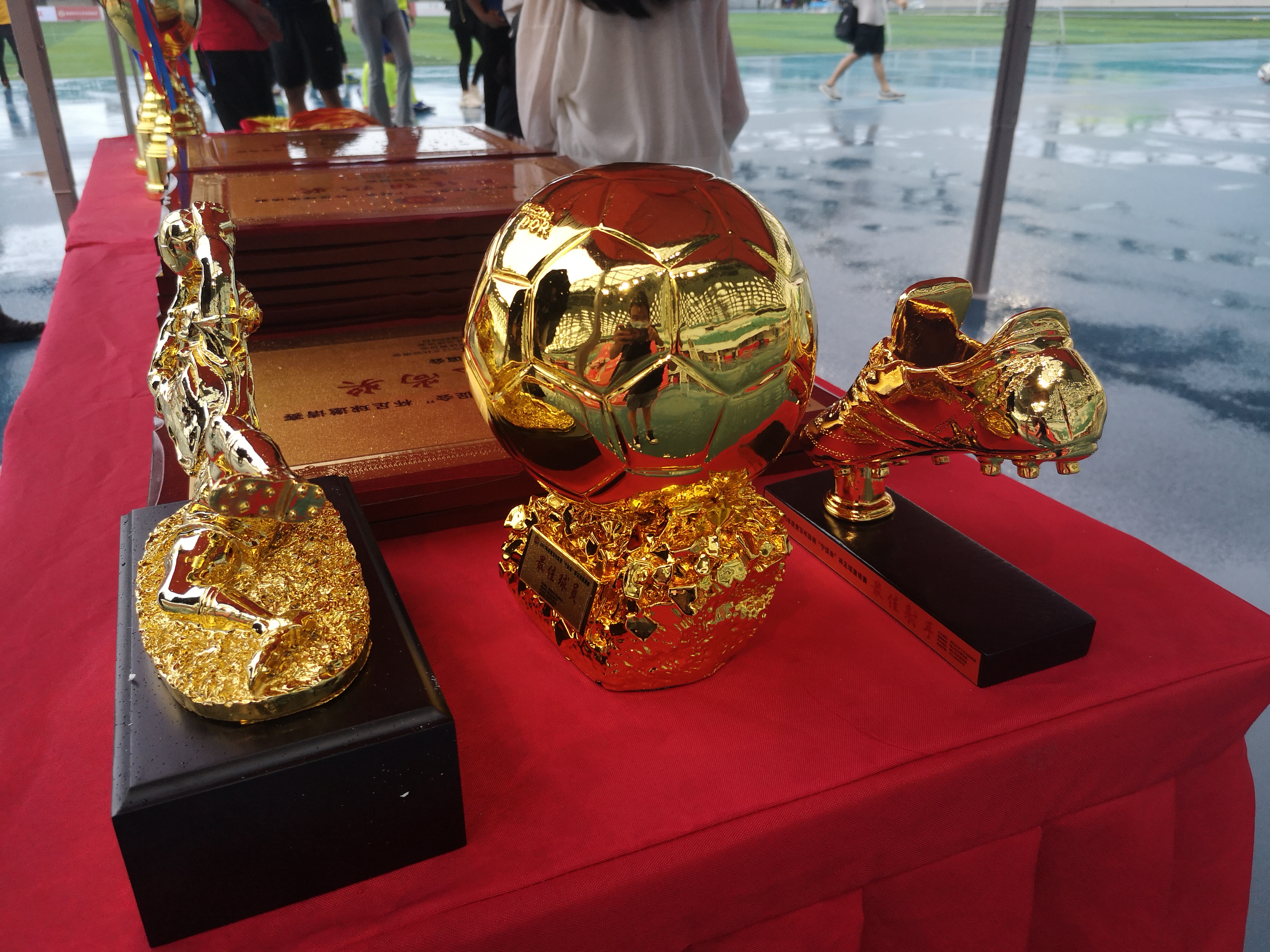 “宁促会杯”足球赛在春茧落幕，宝安联谊会夺冠