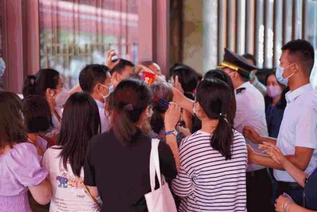 上千架无人机秀涪陵视觉震撼全场,内江800台无人机灯光秀