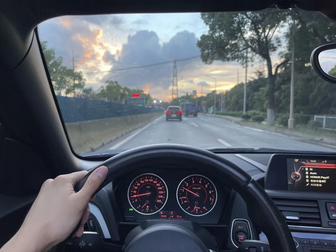 二手宝马220i七座旅行车价格,二手宝马敞篷220i