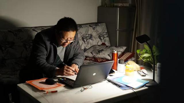 感动支教老师视频,感动无数人的支教老师