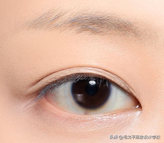 美妆眼妆教程眼睛这样画超好看,怎样画超干净的素颜卧蚕眼妆
