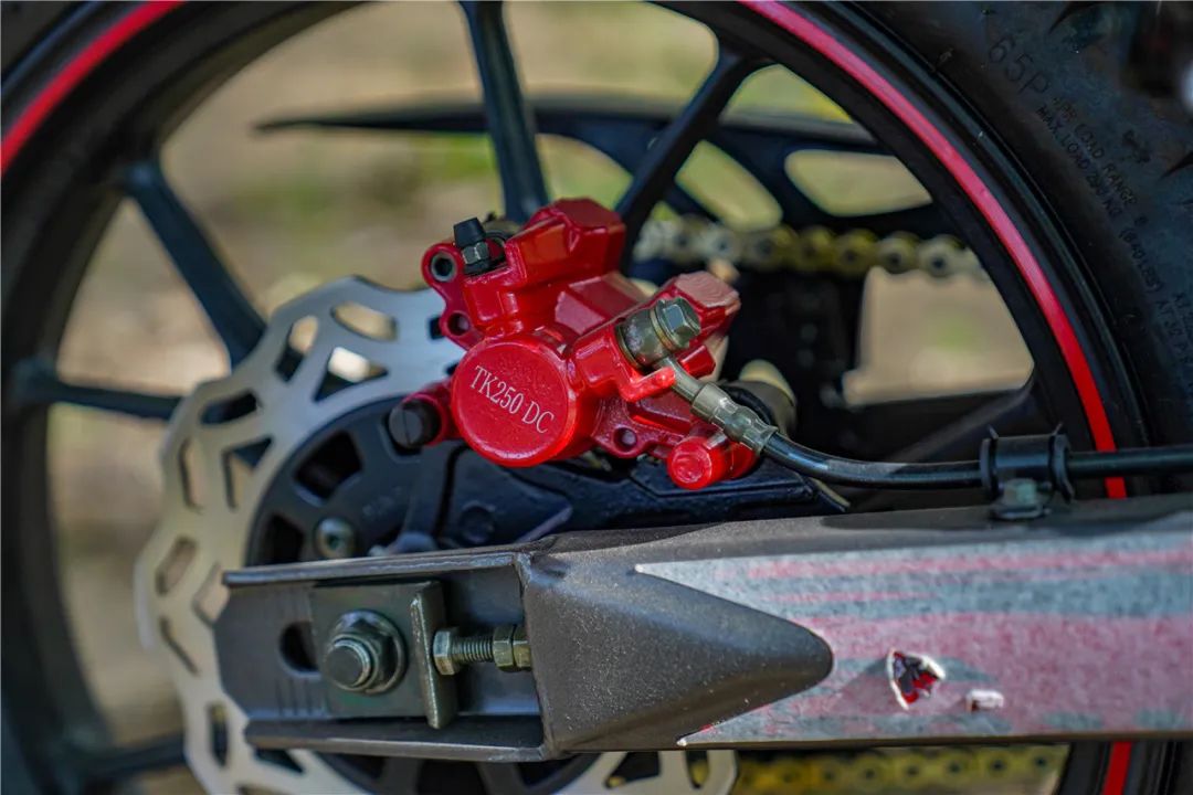 银钢铁拳250到底值不值得入手,1万左右的重型拉力车