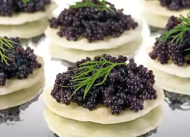 俄罗斯酒鬼下酒菜,俄罗斯腌肥猪肉下酒菜