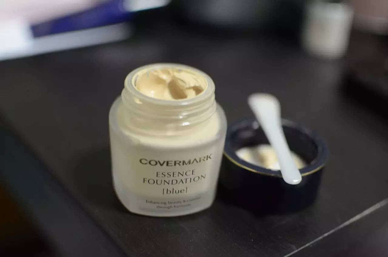 遮瑕保湿粉底液排行榜10强,圣罗兰明彩轻垫粉底液10和20区别