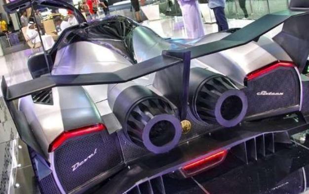 迪拜王子砸5亿购买绝版跑车，马力足足5千匹，只有成龙大佬能借