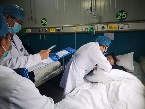 守望相助同心战疫,守望相助一起战疫