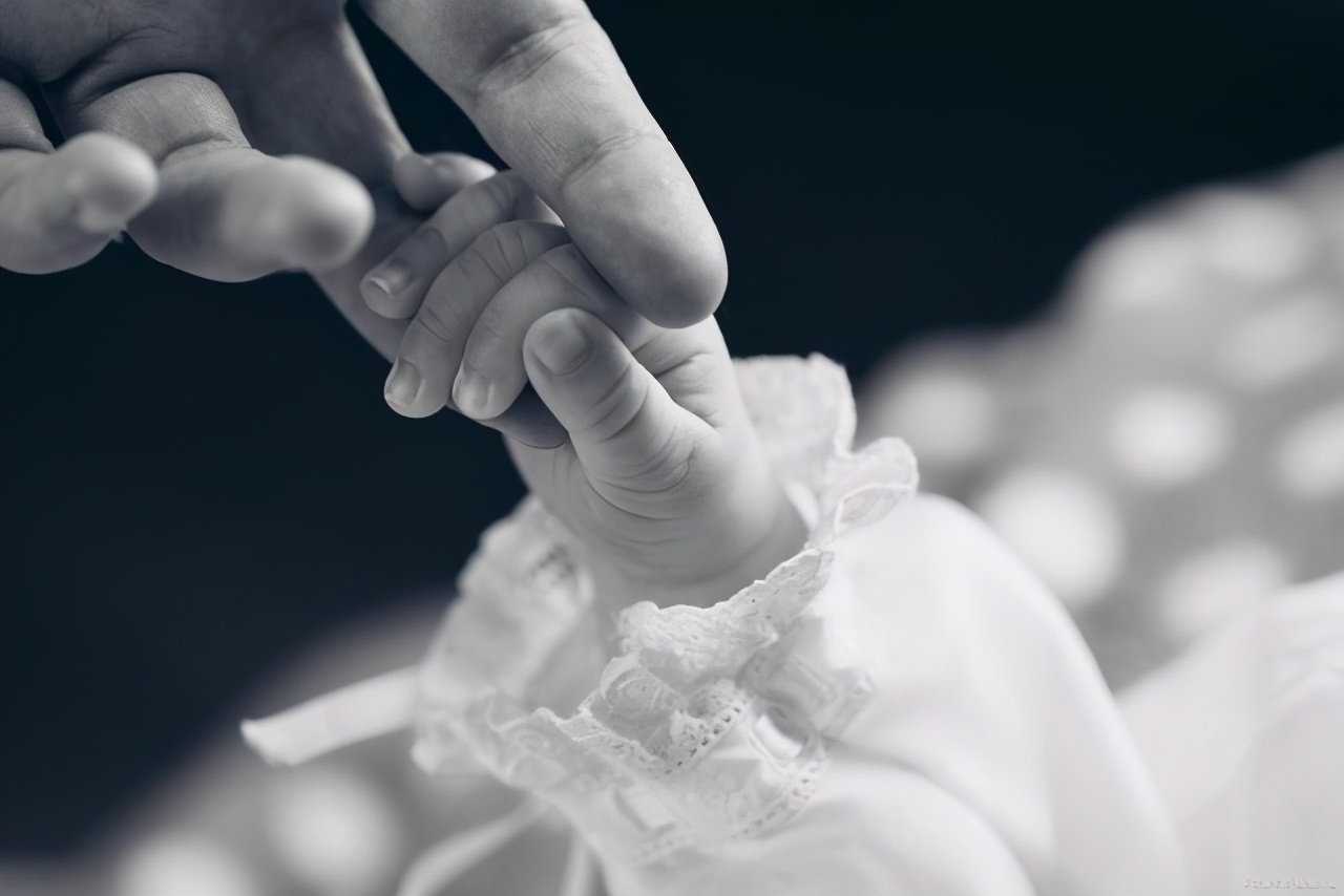 不在医院出生的小孩,出生证怎么领取?