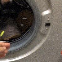 当初忍痛买的万元球鞋，被你们说拆就拆，你有想过我的感受吗？