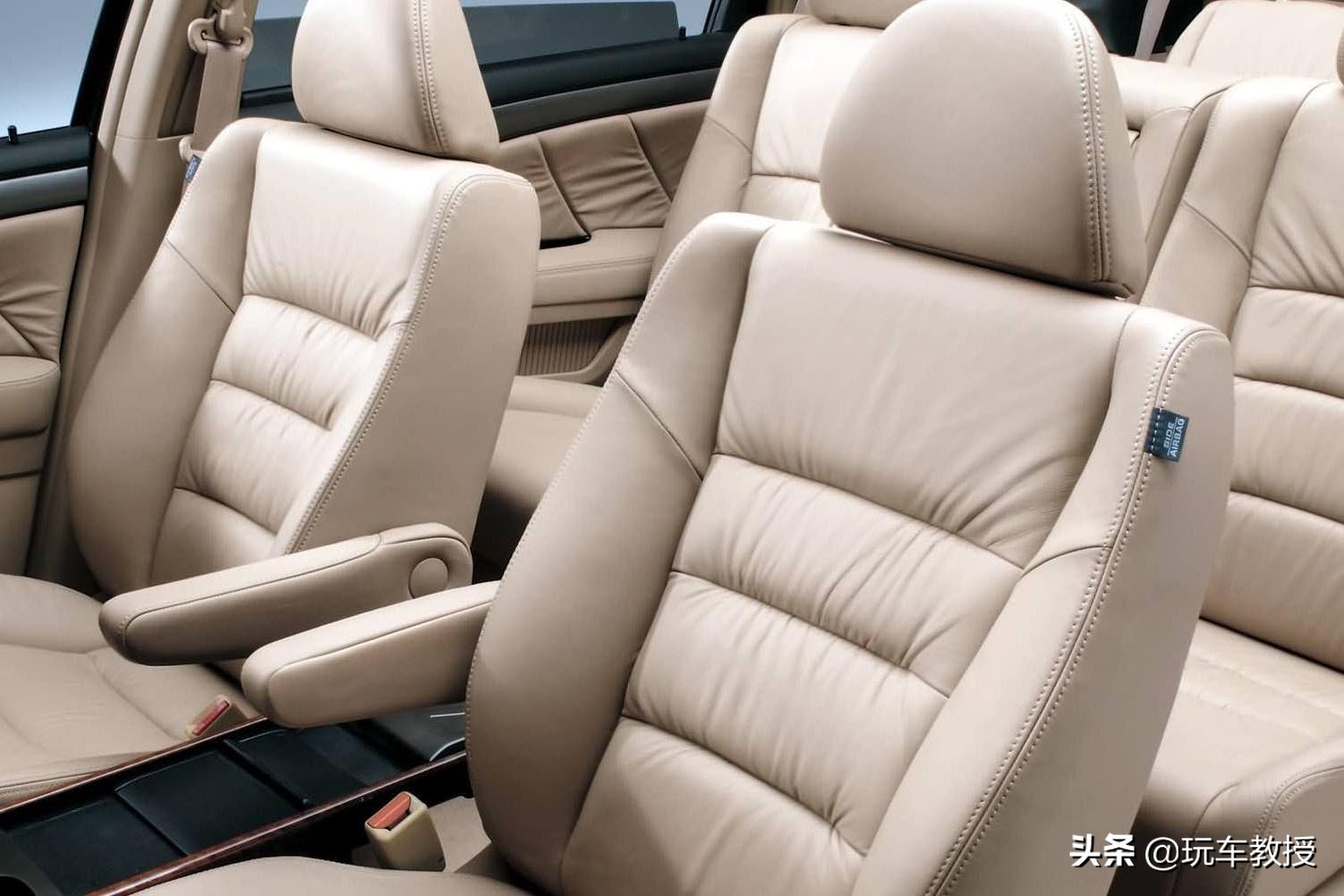 10来万的传祺GS4，用上法拉利同款材质