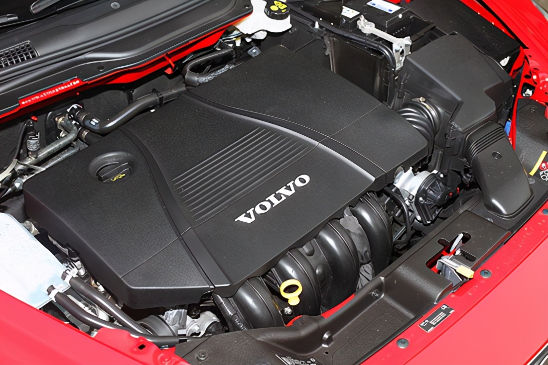 沃尔沃双门轿跑c30,坦克70多万车