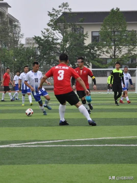 高温天气足球比赛,高温下进行的足球比赛