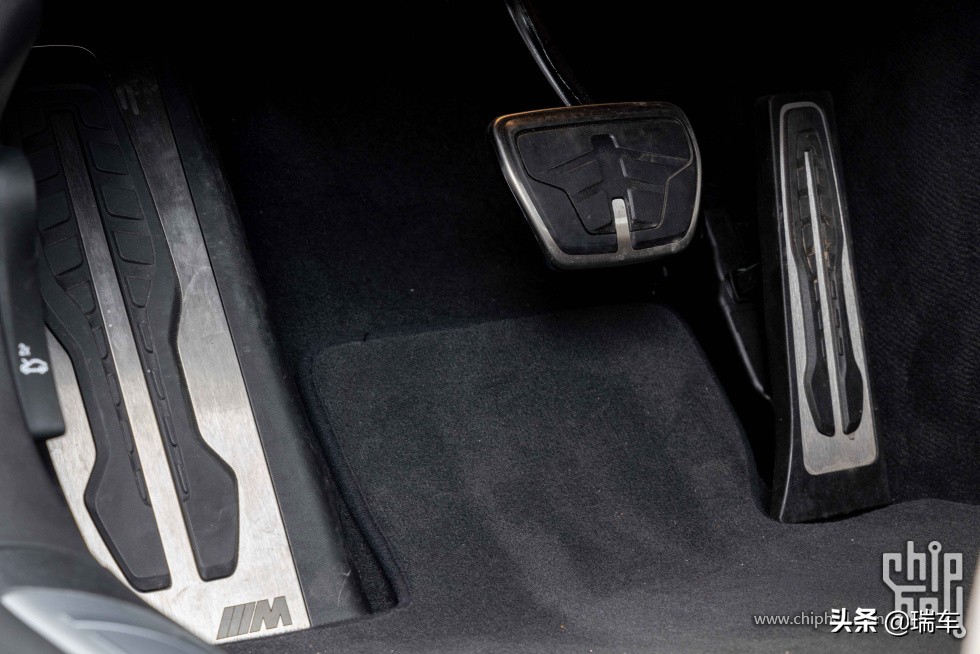 新款宝马m760liv12曜影特别版,宝马的v12