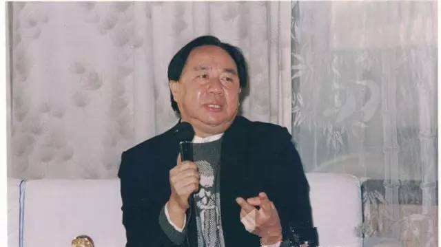 他一生两次入狱多次失业,他三次入狱成为亿万富翁