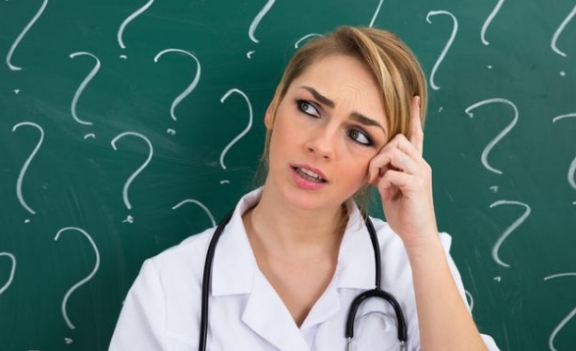 眼睛前面有黑点怎么回事,为什么眼睛前面总觉得有黑点晃动