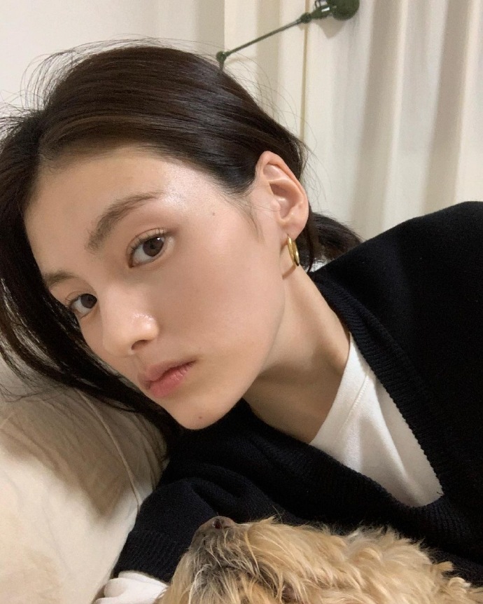 ​天生黑的女生，保持6个好习惯，皮肤会悄悄变好素颜白皙有光泽